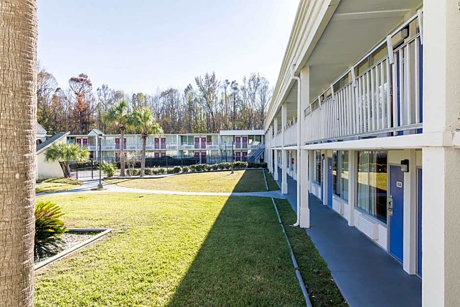 Motel 6-Townsend, GA