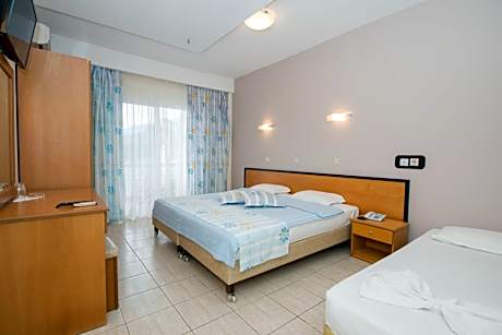 Economy Double Room with Garden View