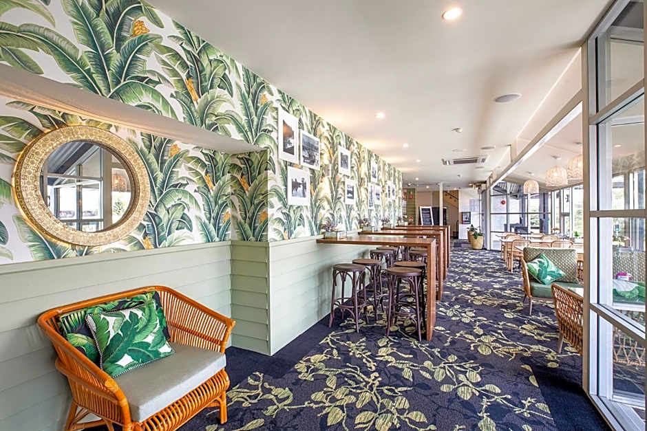 Nightcap at Commercial Hotel