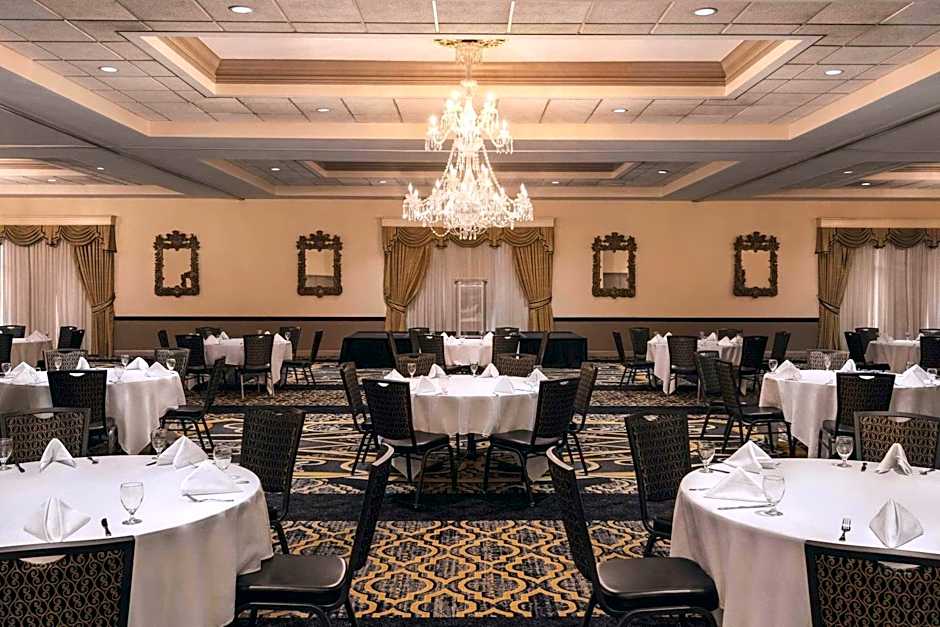 Radisson Hotel & Conference Center Rockford