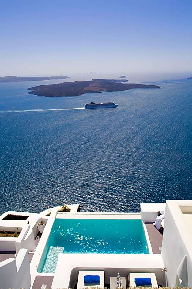 Dreams Luxury Suites