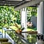 La Maison d'Ulysse - Luxury 4BR Villa Surrounded by Rice Paddies