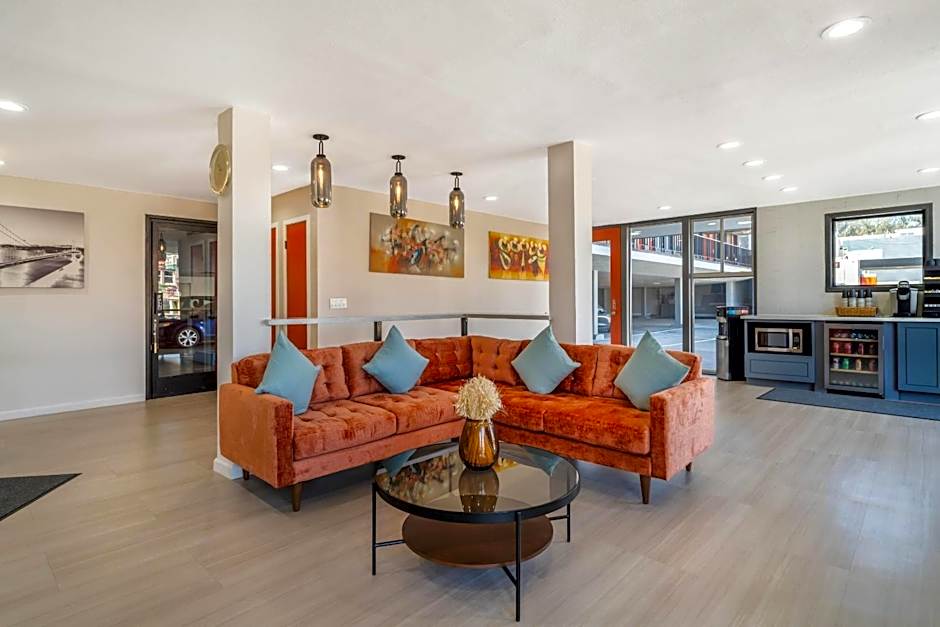 La Luna Inn, an Ascend Collection Hotel