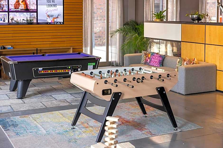 Moxy by Marriott London Excel