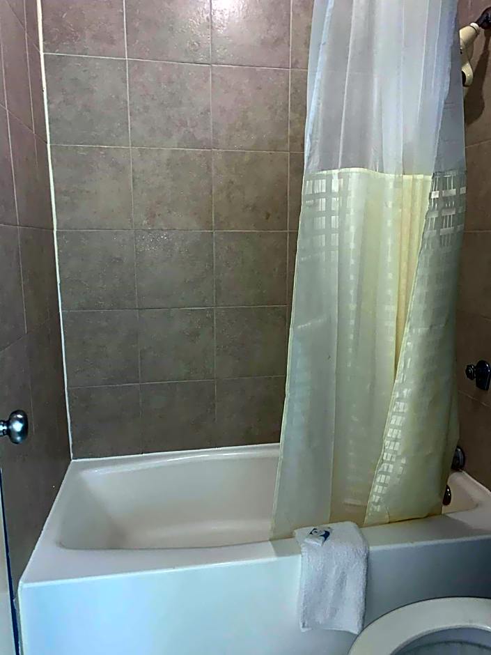 Best Price Motel & Suites