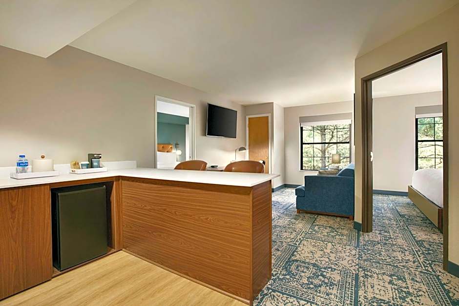 Four Points by Sheraton Raleigh Arena