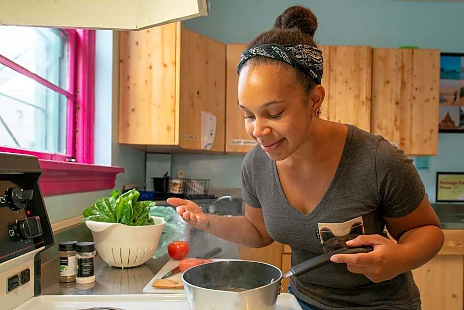 Ocean Island Inn | Backpackers | Suites