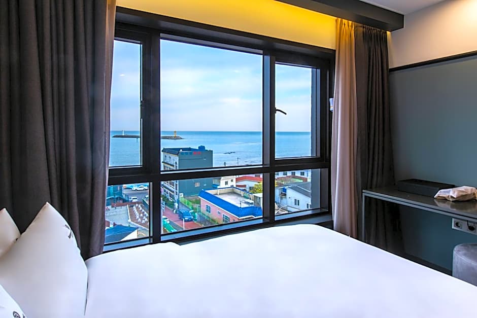 Brown Dot Gijang Yeonhwari