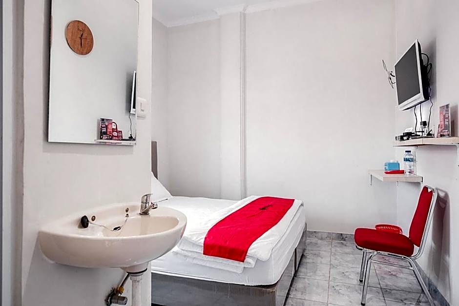 RedDoorz @ Jalan Narada Lampung