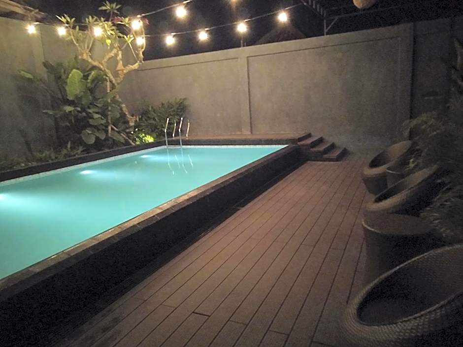 Front One Inn Kediri