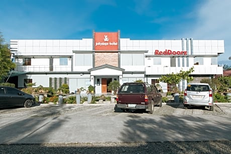 RedDoorz Plus @ Jollydays Hotel Nueva Ecija