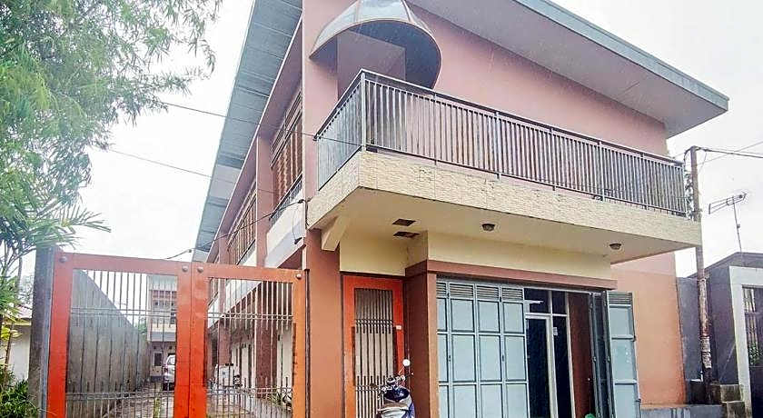 Chandra Graha Guesthouse Palu