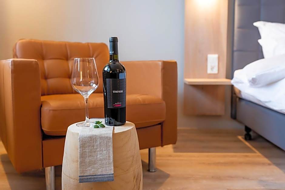 Hotel Circle Inn - Closest to Air Base