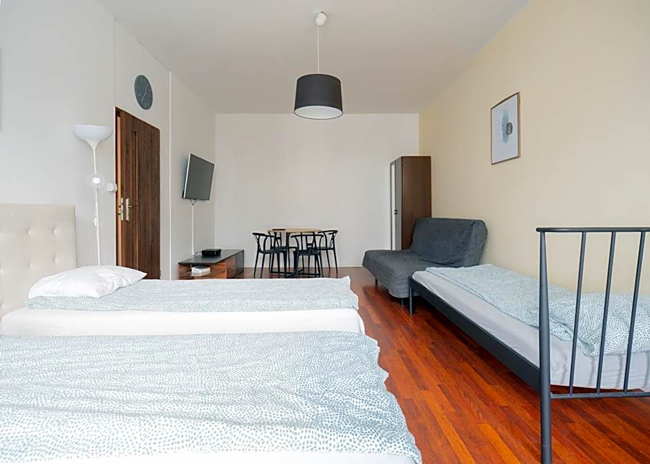 Rooms Green Rydygiera 17 own private room tv wifi