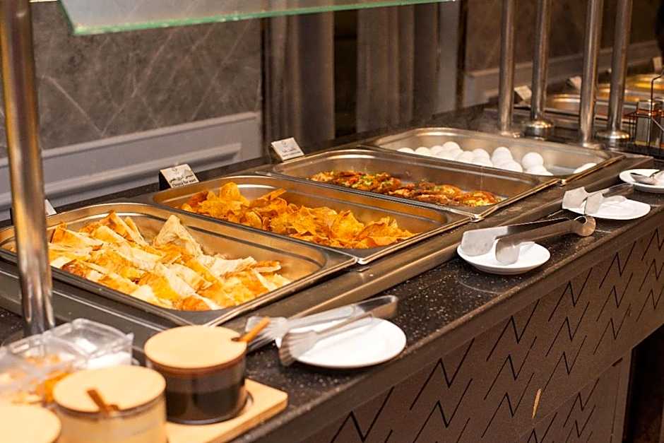 Royal jewel Al-Raml Hotel