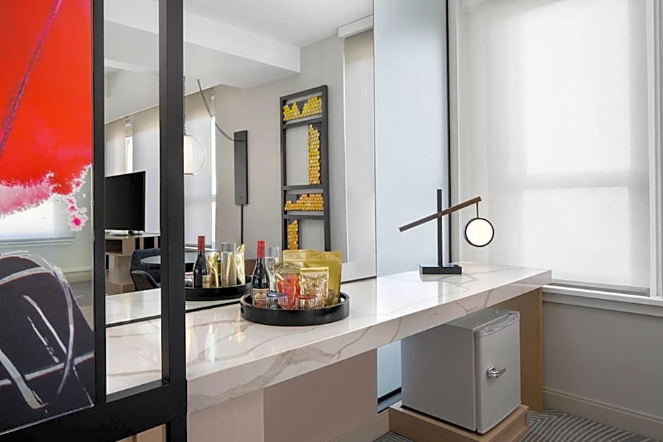 Glass Light Hotel & Gallery, Autograph Collection