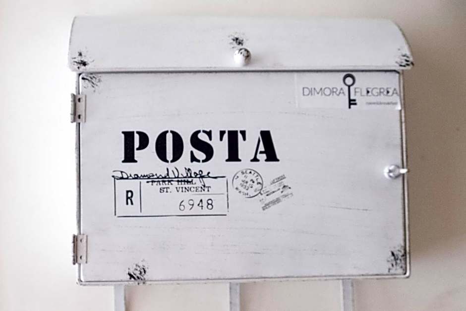 DIMORA FLEGREA room & breakfast