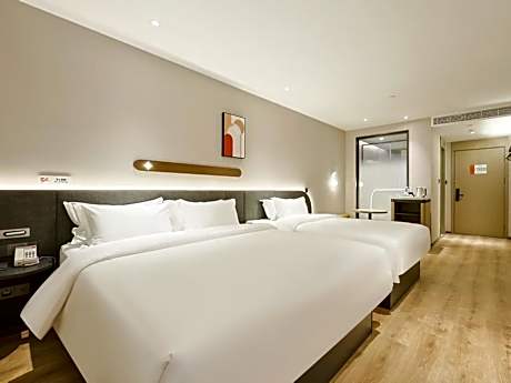 Star-Selected Standard Family Room