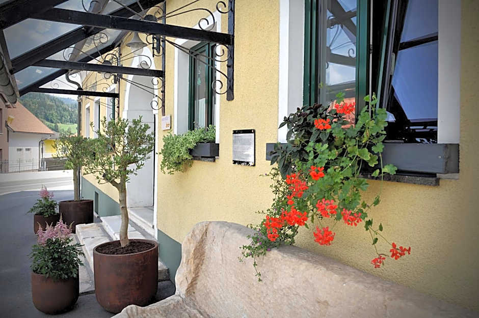 Gostilna in Prenočišča Brančurnik