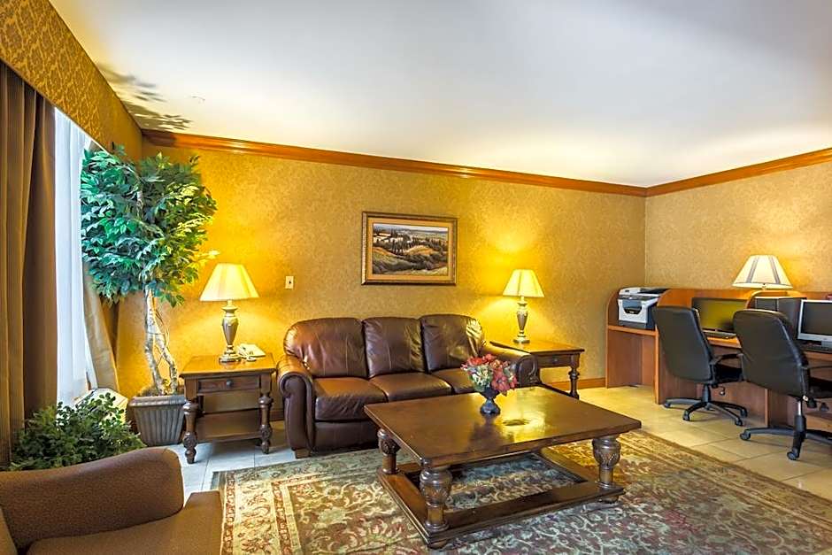 Clarion Inn and Summit Center