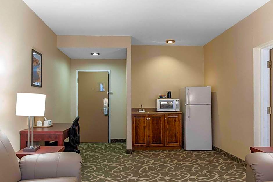 Quality Hotel & Suites Gander