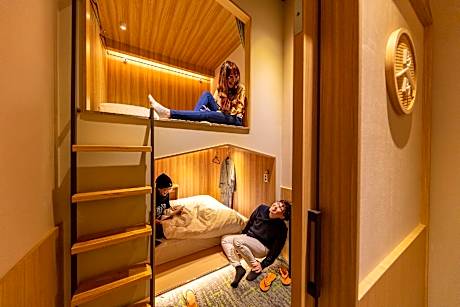 Quadruple with Shared Bathroom