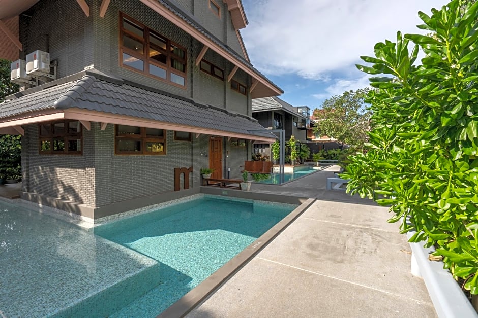 Phrip Phri Luxury Pool Villas