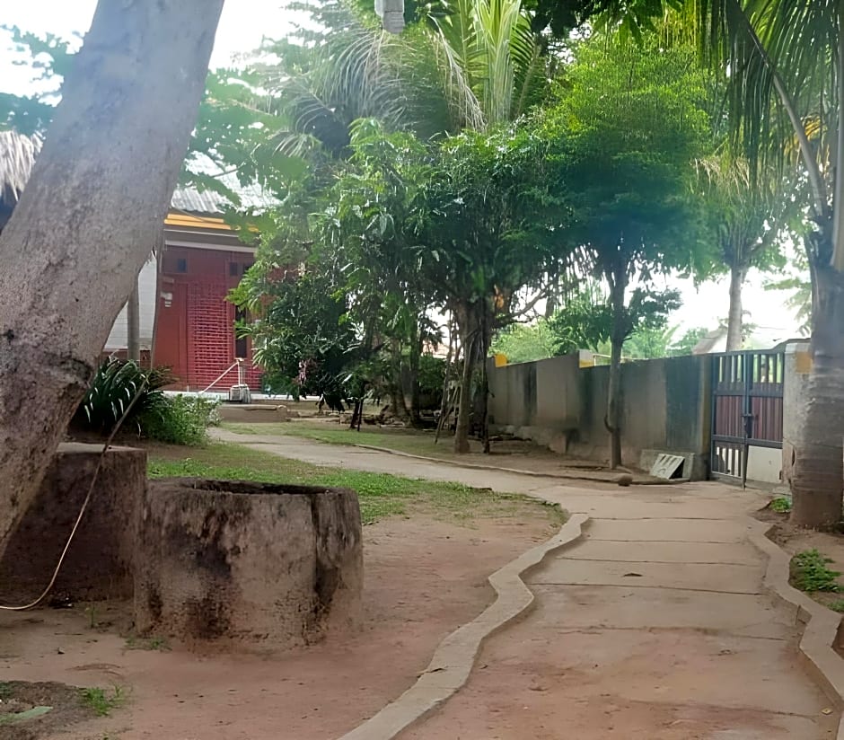 Hotel O Penginapan Putri Asih Sawarna