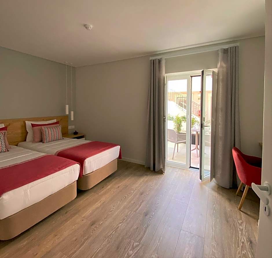 Cardeal Suites & Apartments