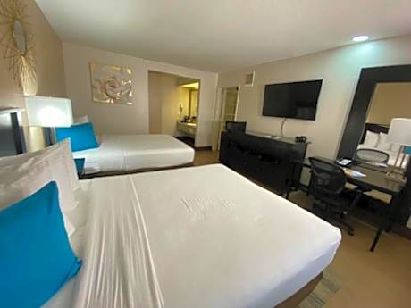 Suite with One Bathroom