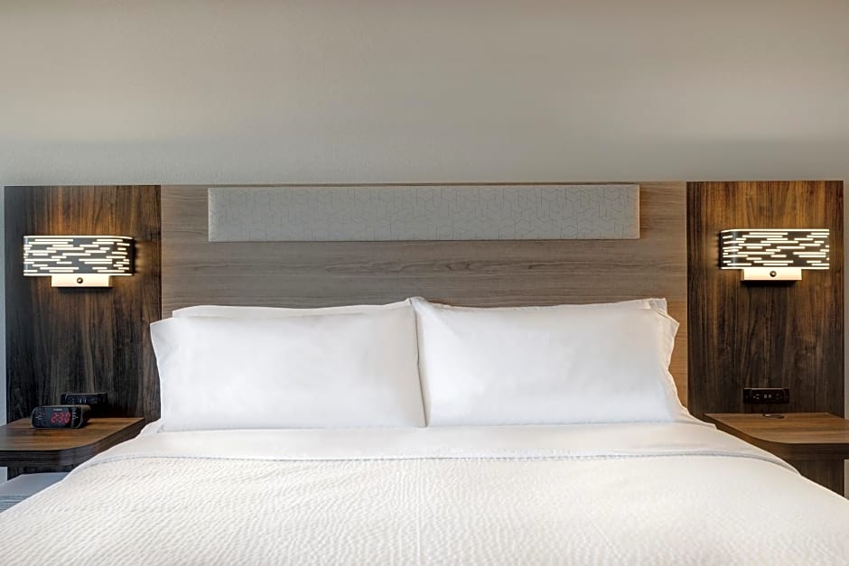Holiday Inn Express & Suites Chino Hills, an IHG Hotel