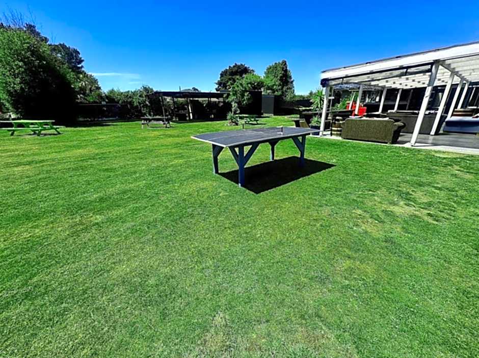 Happy Apple Backpackers