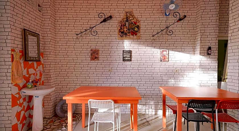 RedDoorz Plus @ Jalan FL Lumban Tobing Sibolga