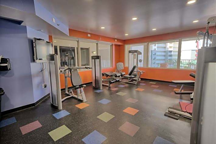 Deluxe Beachfront Studio, Shores of Panama New and Renovated