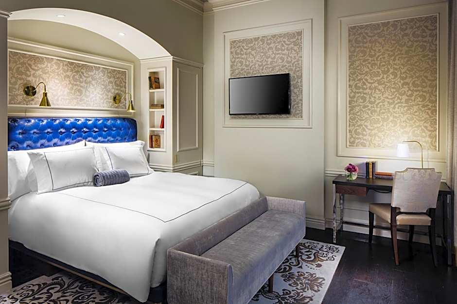 Photo 1 of 8 of Suite