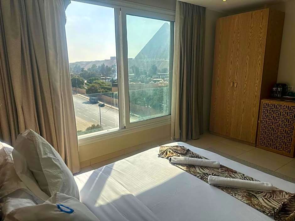 DouDou Pyramids View Hotel