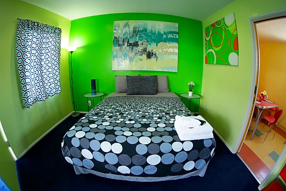 Vibe Hotel Hollywood
