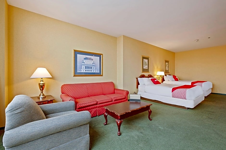OYO Hotel St Louis Downtown City Center MO