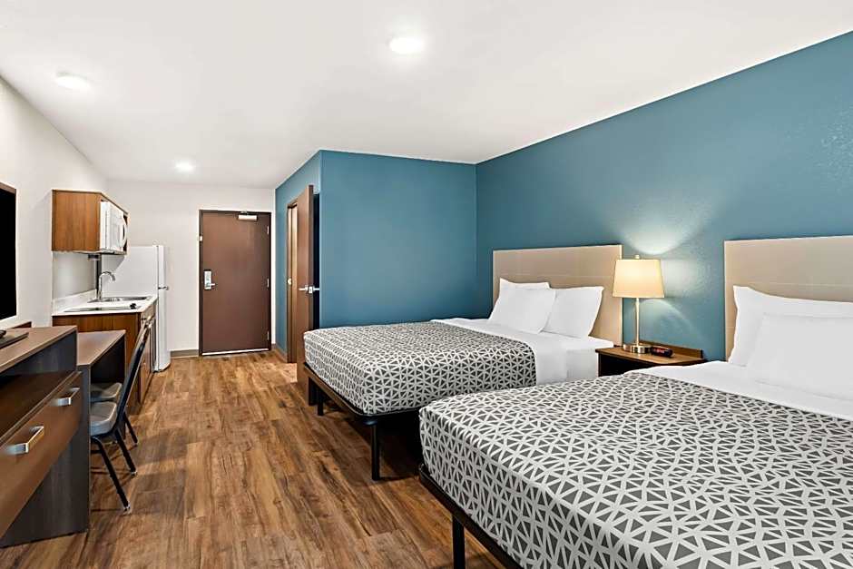 WoodSpring Suites Denver Commerce City