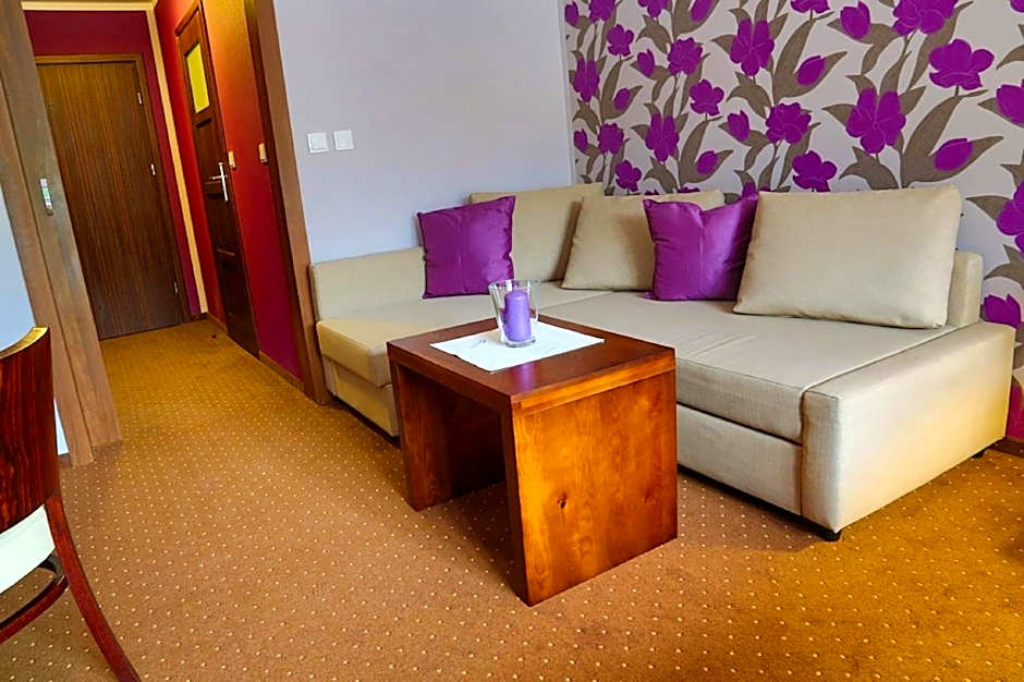 Pod Wzgórzem Bed & Breakfast