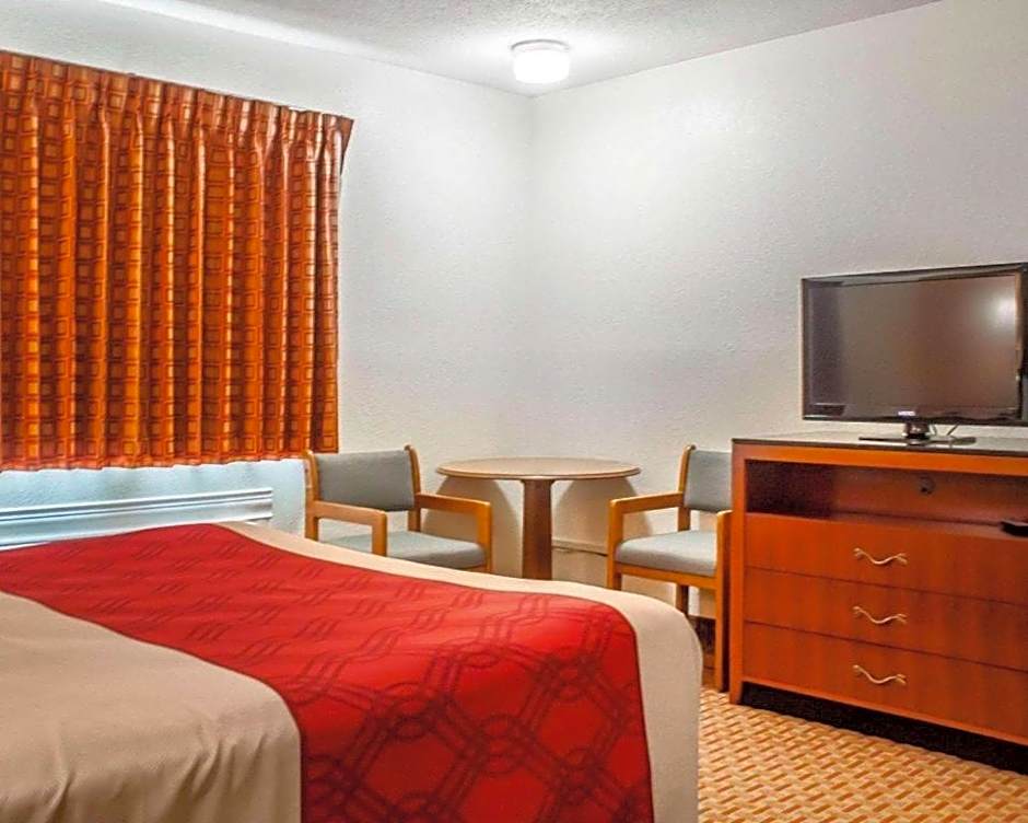 Econo Lodge Cuba