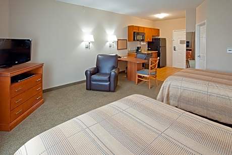 Studio Suite with Two Double Beds and Mobility Accessible Tub - Non-Smoking