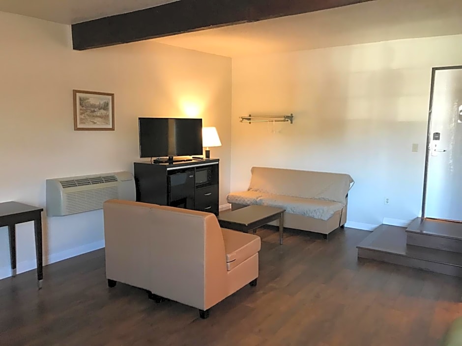 Manhattan Inn & Suites