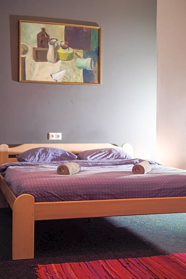 Cinnamon Sally Backpackers Hostel