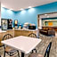 Days Inn & Suites by Wyndham Castle Rock