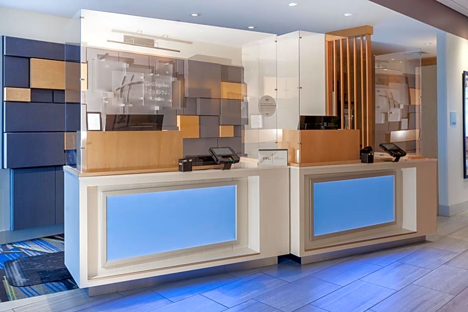 Holiday Inn Express and Suites Brunswick By IHG