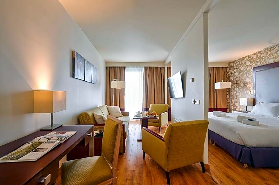 Clarion Paris CDG Airport