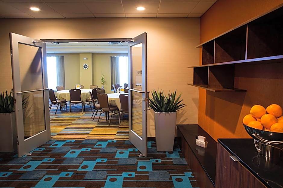 Fairfield Inn & Suites by Marriott Lincoln Southeast