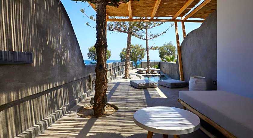 Oscar Beachfront Suites