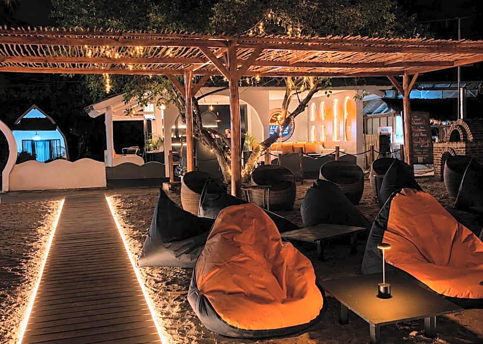 Jackies Gili Beach Club